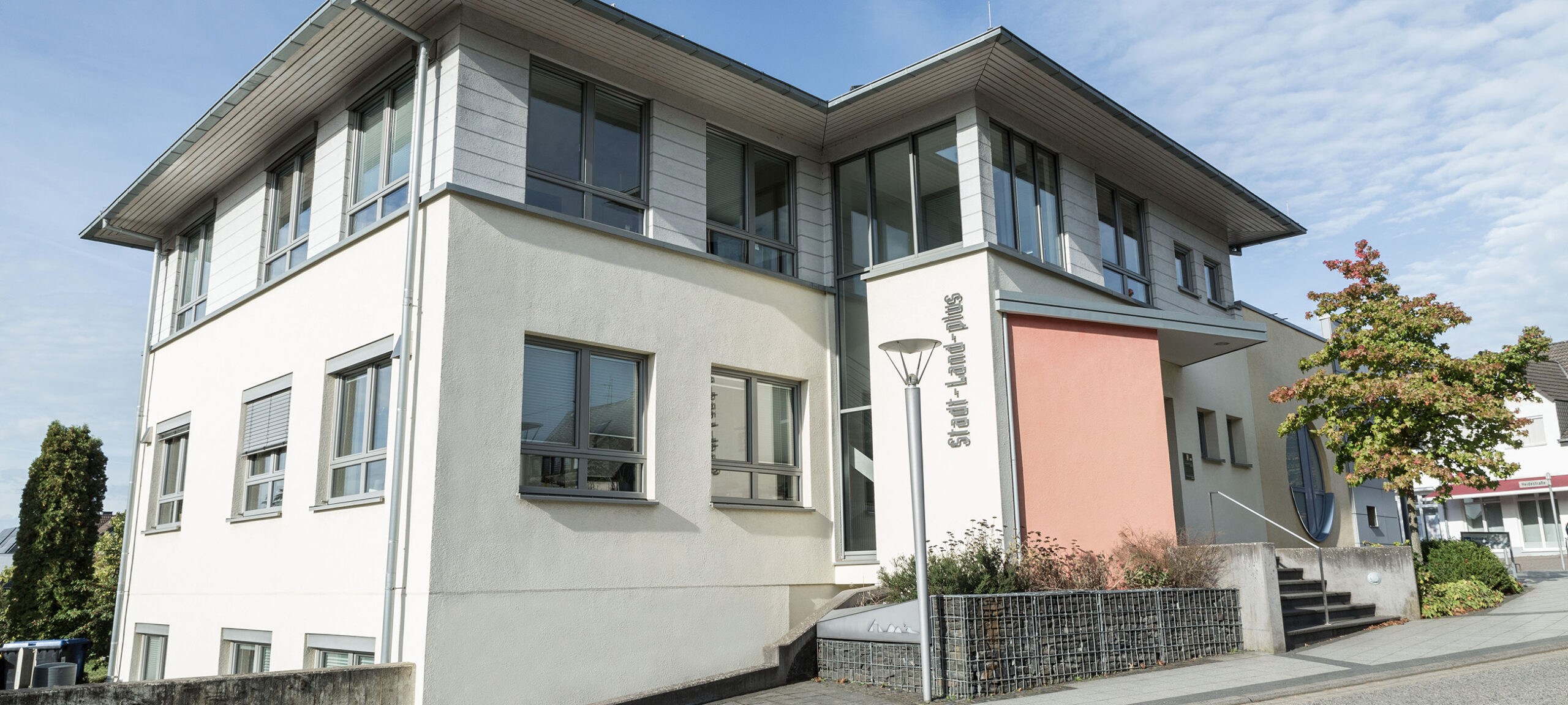 Umbau und Erweiterung des Büro- und Geschäftsgebäudes „Am Heidepark“